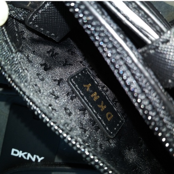 SOLD❗️DKNY Thomasy Micro Mini Crossbody bag with Card Holder NWT - Picture 6 of 9